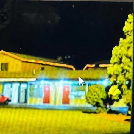 Wooden Shoe Motel